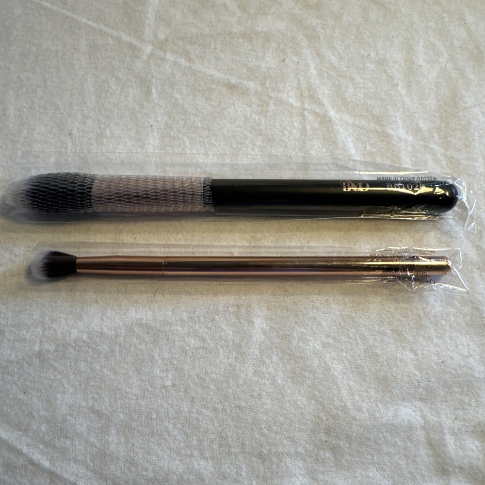 BYOD Be Your Own Desire Blush Makeup Brush BB1020 & Eyeshadow Blending Brush NEW